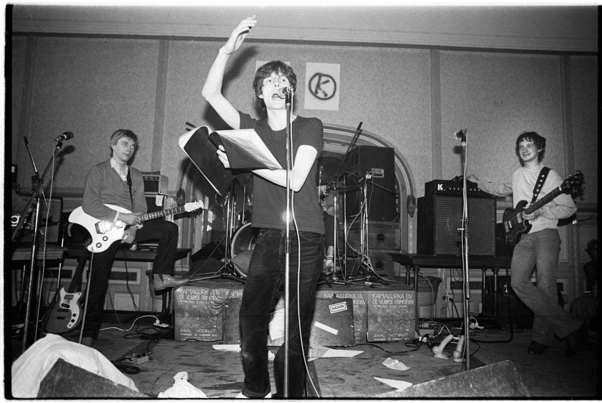 Kamagurka en de Vlaamse Primitieven on stage at Zaal Vooruit, Ghent